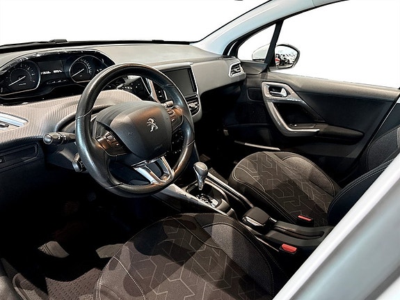 Peugeot 2008 4 of 15