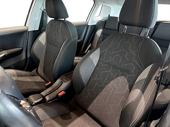 Peugeot 2008 5 of 15
