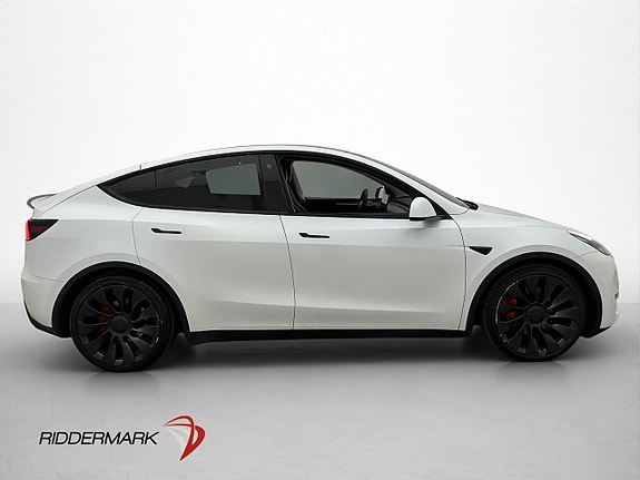 Tesla Model Y 10 of 30