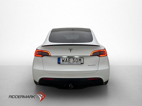Tesla Model Y 8 of 30