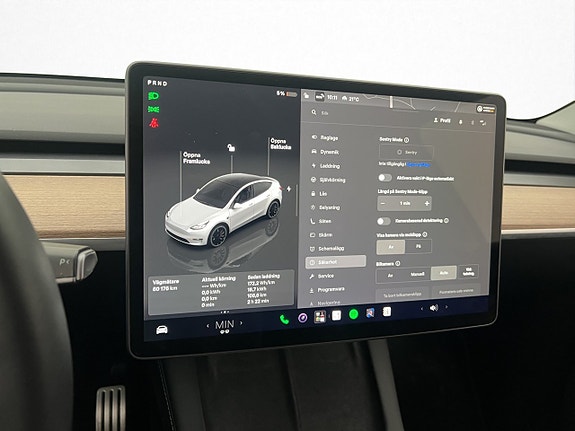Tesla Model Y 21 of 30