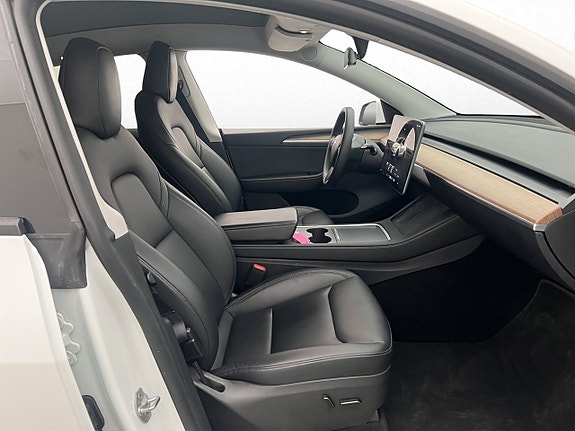 Tesla Model Y 30 of 30