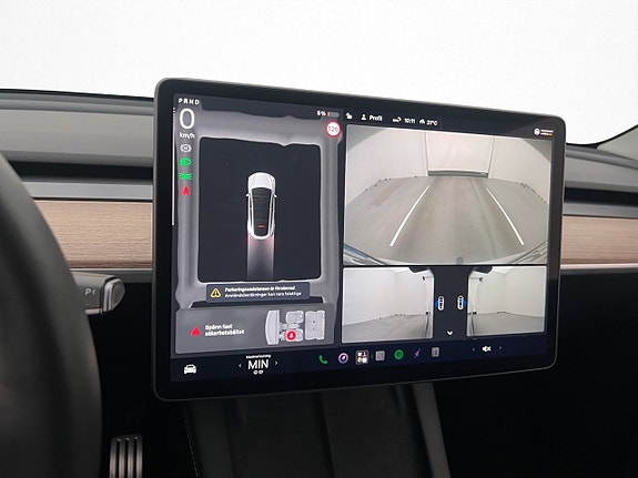 Tesla Model Y 18 of 30