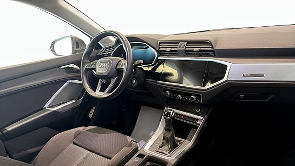 Audi Q3 11 of 13