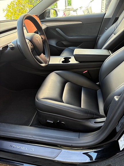 Tesla Model 3 7 of 14