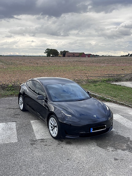 Tesla Model 3 4 of 14