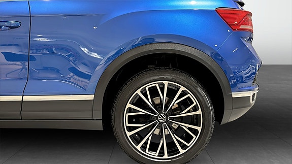 Volkswagen T-Roc 6 of 12