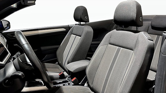 Volkswagen T-Roc 8 of 12