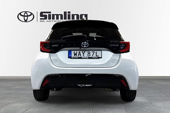 Toyota Yaris 5 of 12