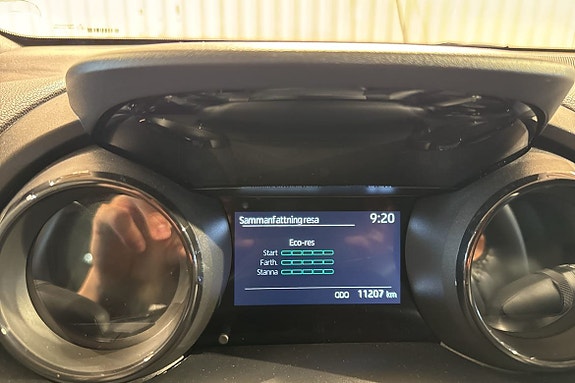 Toyota Yaris 12 of 12