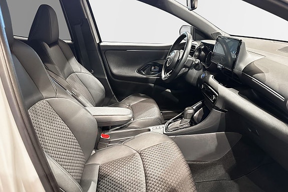 Toyota Yaris 7 of 12
