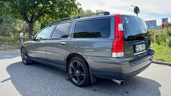 Volvo V70 4 of 7