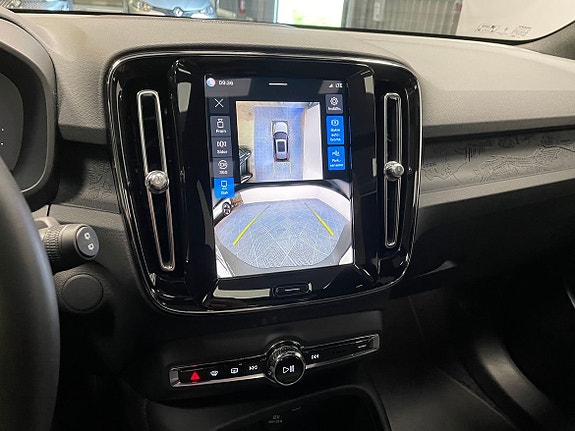 Volvo EX40 16 of 19
