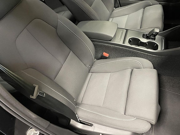 Volvo EX40 9 of 19