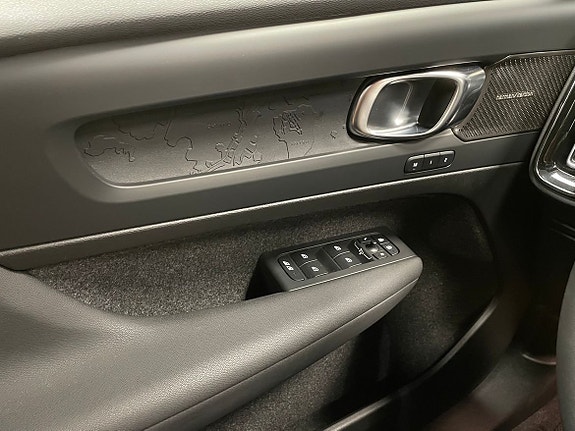 Volvo EX40 13 of 19