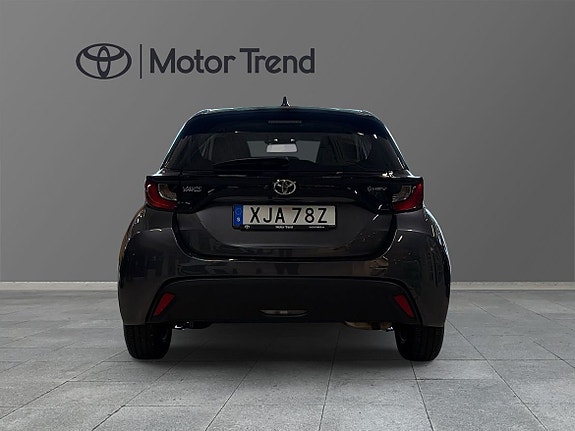 Toyota Yaris 9 of 11