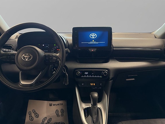 Toyota Yaris 3 of 11