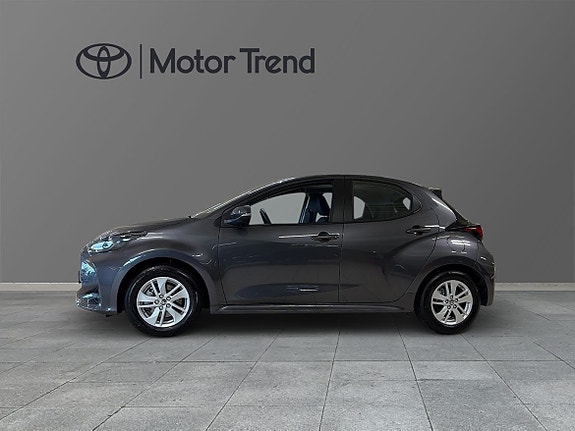 Toyota Yaris 2 of 11