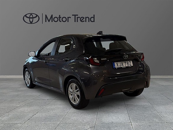 Toyota Yaris 8 of 11