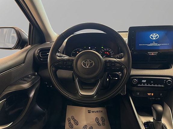 Toyota Yaris 5 of 11