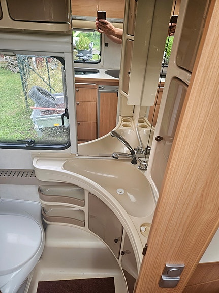 Adria Adora 512 UL 8 of 8