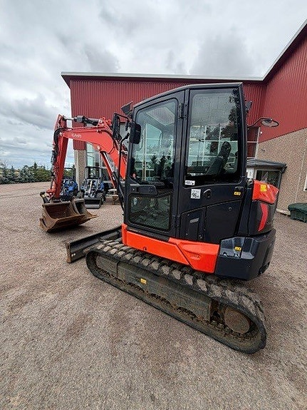 Kubota KX060 3 of 7