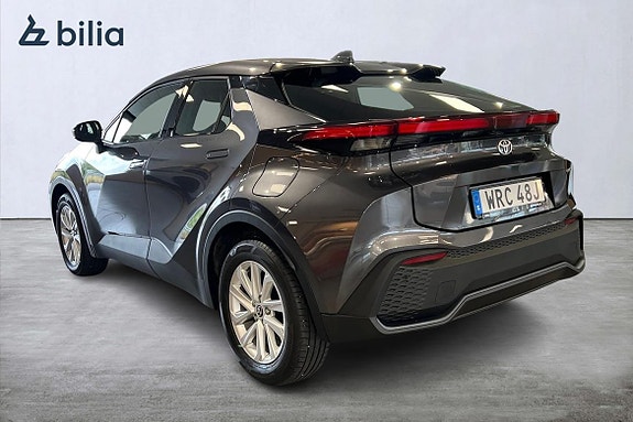 Toyota C-HR 2 of 21