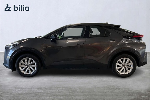 Toyota C-HR 3 of 21