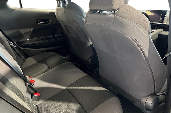 Toyota C-HR 9 of 21