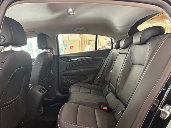 Opel Insignia 13 of 24