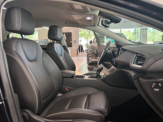 Opel Insignia 12 of 24