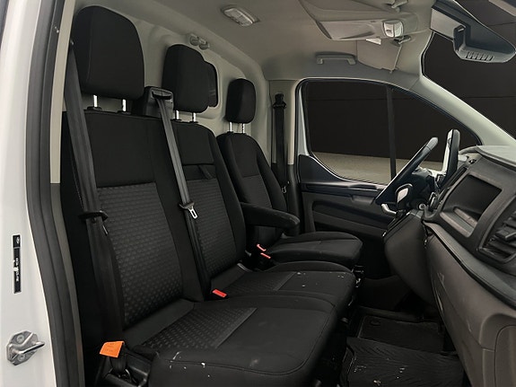 Ford Transit Custom 25 of 30
