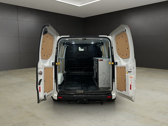 Ford Transit Custom 13 of 30