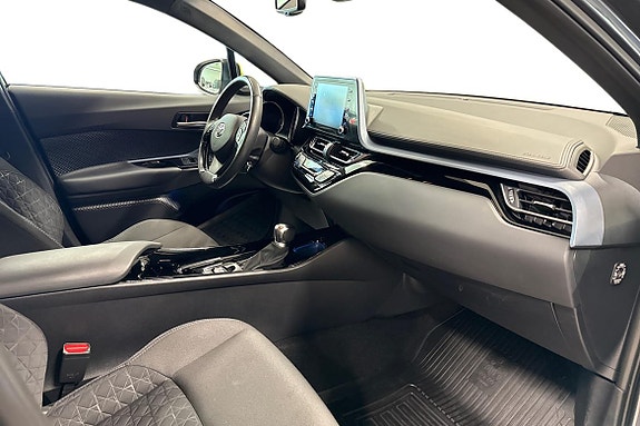Toyota C-HR 16 of 20