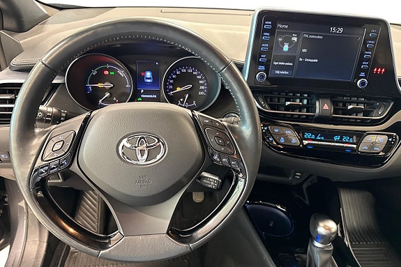 Toyota C-HR 12 of 20