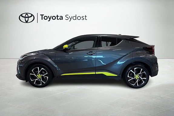 Toyota C-HR 2 of 20