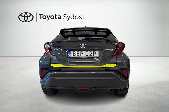 Toyota C-HR 4 of 20