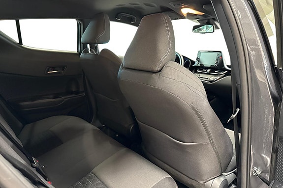 Toyota C-HR 17 of 20