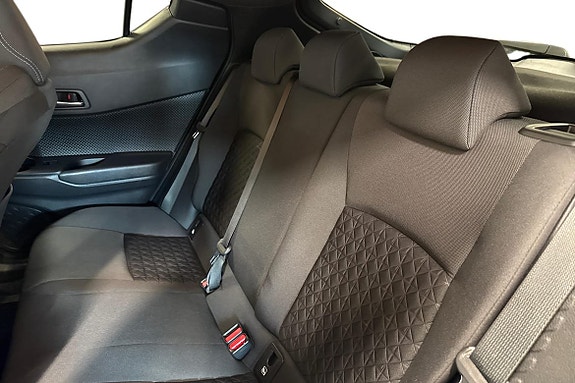 Toyota C-HR 18 of 20