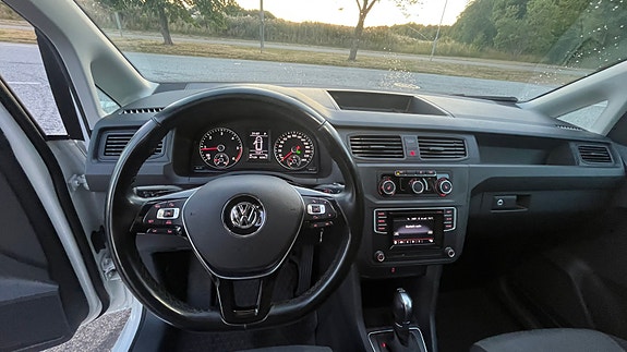 Volkswagen Caddy 10 of 13