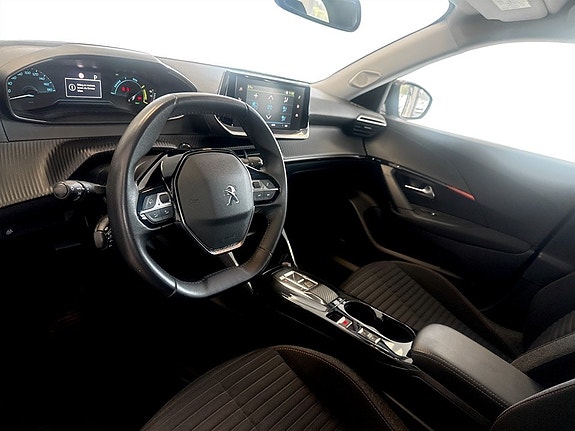 Peugeot e-2008 4 of 15