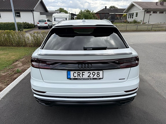 Audi Q8 2 of 18