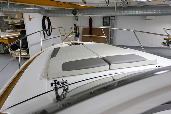 Princess V40 Sunbed (2019) 8 of 12