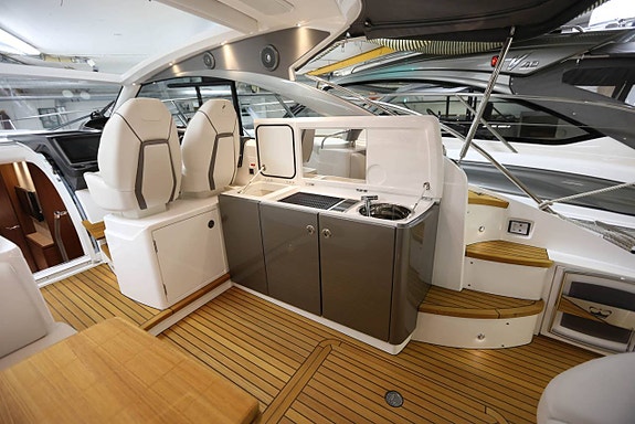 Princess V40 Sunbed (2019) 7 of 12