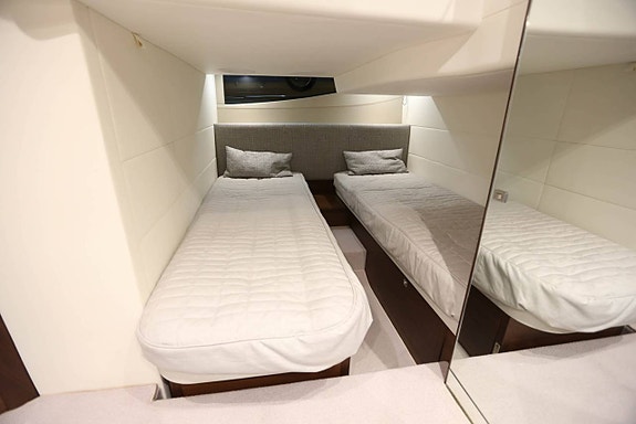 Princess V40 Sunbed (2019) 11 of 12