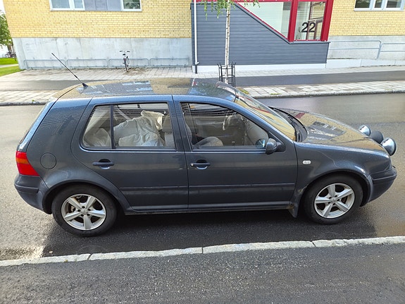 Volkswagen Golf IV 2 of 9