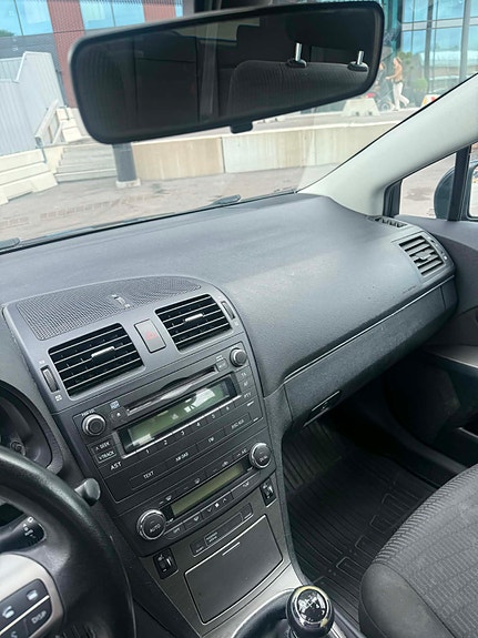 Toyota Avensis 9 of 9
