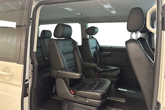 Volkswagen Multivan 12 of 18