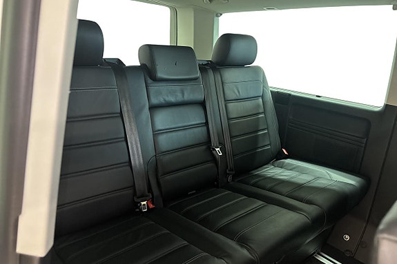 Volkswagen Multivan 11 of 18