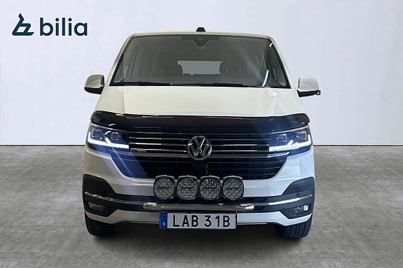 Volkswagen Multivan 2 of 18
